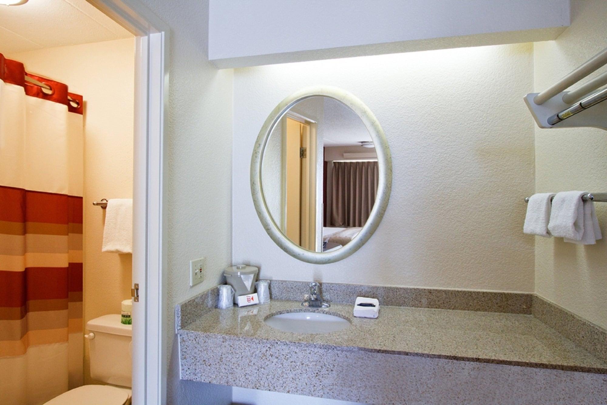Red Roof Inn Princeton - Ewing Лоуренсвілл Екстер'єр фото